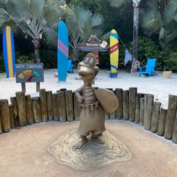Typhoon Lagoon Surf Pool - Water Parks Near Me - Orlando, Florida