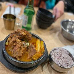 Pork bone soup (mild spice)