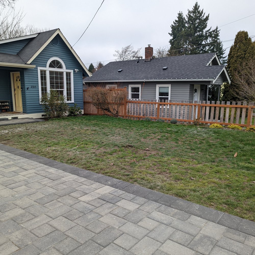 Seattle Eastside Pavers - Lawn - Before - Masonry/Concrete Near Me