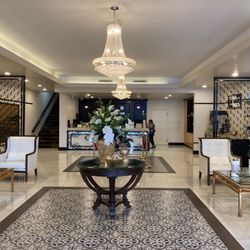 Hotel Caesar's - The lobby