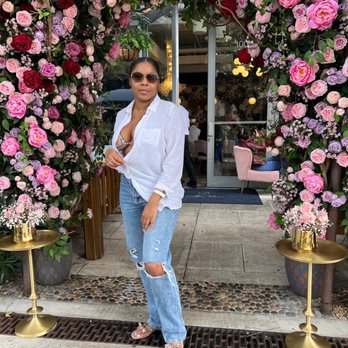 Little Hen - Me outside with the beautiful flowers - Breakfast & Brunch Near Me - Miami, Florida Little Hen - Me outside with the beautiful flowers - Breakfast & Brunch Near Me - Miami, Florida