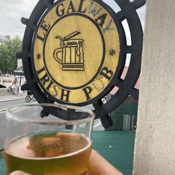 Le Galway Irish Pub - Right on the river - Burgers Near Me - Paris, 75 Le Galway Irish Pub - Right on the river - Burgers Near Me - Paris, 75