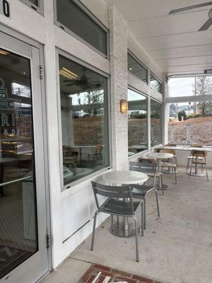 Henri's Bakery & Deli by null