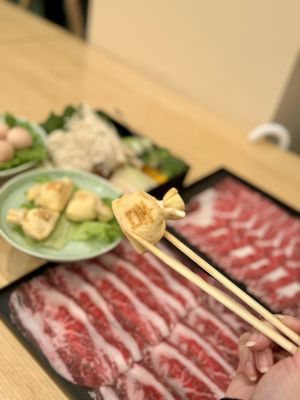 Mumu Hot Pot by null