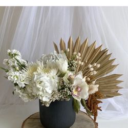 HK Flowers - What I asked for. Mind you this is an item they advertise on their own website as an option not a random photo I found online.
