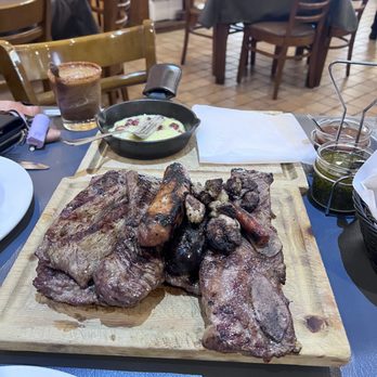 Fonda Argentina - Pradilla plate for 2-4. Meats were all tender and cooked perfectly. - Argentine Near Me - Tijuana, BCN