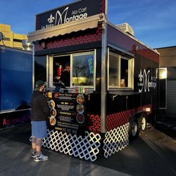 Le Bistro Montage Ala Cart - Food cart exterior