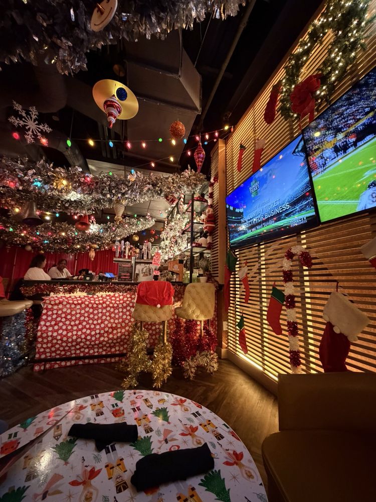 Sports & Social Cary