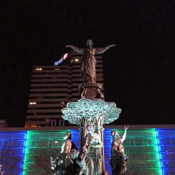 Fountain Square - Music Venues Near Me - Cincinnati, Ohio