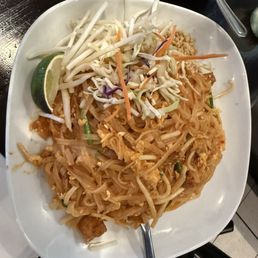 Pad Thai with chicken