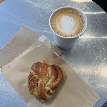 Smør Bakery - Bakeries Near Me - New York, New York Smør Bakery - Bakeries Near Me - New York, New York