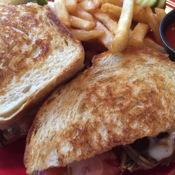 Federal Jack's Brew Pub - Reuben with fries - American Near Me - Kennebunk, Maine