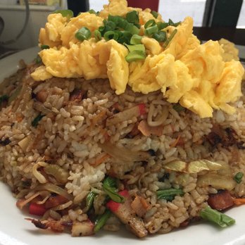 Eggs 'n Things - Fried rice with scrambled egg - Breakfast & Brunch Near Me - Honolulu, Hawaii