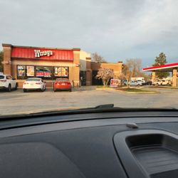 Wendy's - Worst Wendy's ever. (Attached to Exxon)