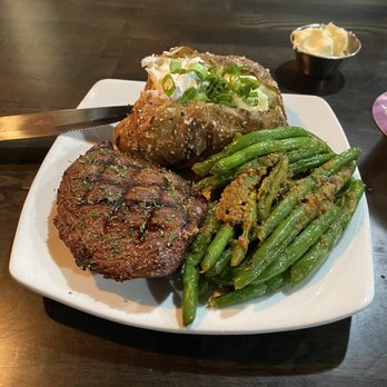 Block and Brew - 6oz sirloin, baked potato and grilled green beans - Pubs Near Me - Knightstown, Indiana