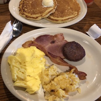 Cracker Barrel Old Country Store - Grandma's Sampler - American Near Me - Olathe, Kansas