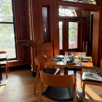 Bar & Board Bistro - Seating - Cocktail Bars Near Me - Newport, Rhode Island