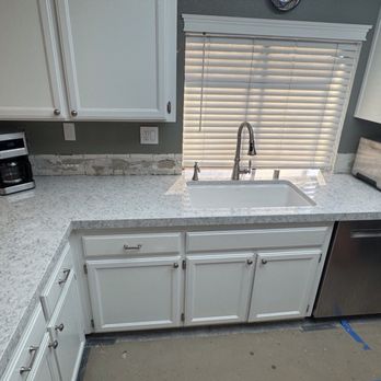 Everlasting Surfaces - Overview of the sink, including the invisible seam. - Countertop Installation Near Me - Livermore, California