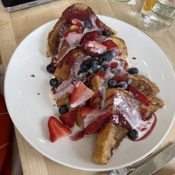 Rooster - Downtown - Berry French toast - Creperies Near Me - St. Louis, Missouri Rooster - Downtown - Berry French toast - Creperies Near Me - St. Louis, Missouri