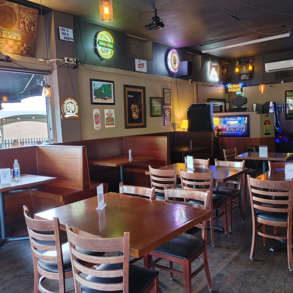 McPeets Portland Pub - tables and booths - Pubs Near Me - Portland, Oregon McPeets Portland Pub - tables and booths - Pubs Near Me - Portland, Oregon