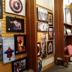 FANDOM - Superhero collectibles