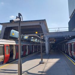 Uxbridge Tube Station - Platform
