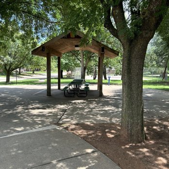Bickham-Rudkin Park - Picnic bench area - Parks Near Me - Edmond, Oklahoma Bickham-Rudkin Park - Picnic bench area - Parks Near Me - Edmond, Oklahoma