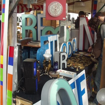 Trödelmarkt Arkonaplatz - Der Buchstabenmann - Flea Markets Near Me - Berlin, BE Trödelmarkt Arkonaplatz - Der Buchstabenmann - Flea Markets Near Me - Berlin, BE