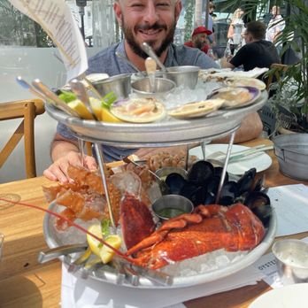 Fishing With Dynamite - Queen Mary (handsome guy not included ) - Seafood Near Me - Manhattan Beach, California
