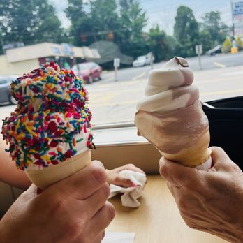 Dairy Queen Grill & Chill - Ice Cream & Frozen Yogurt Near Me - Foxboro, Massachusetts