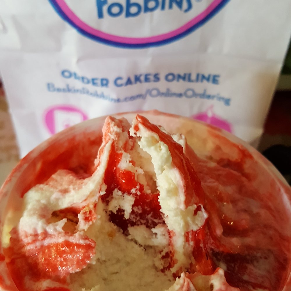 Baskin-Robbins - A pint of strawberry cheesecake ice cream - Ice Cream & Frozen Yogurt Near Me - Honolulu, Hawaii Baskin-Robbins - A pint of strawberry cheesecake ice cream - Ice Cream & Frozen Yogurt Near Me - Honolulu, Hawaii