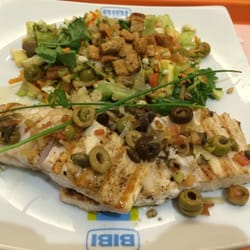 Bibi Sucos - Filé de dourado com salada bibi (montada ao meu gosto)