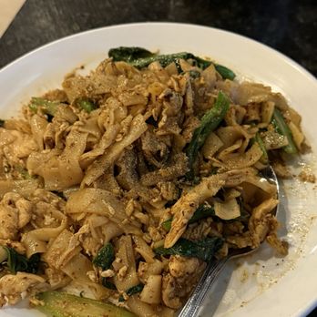 Naam Khao - Chicken Pad See Ew - Thai Near Me - Houston, Texas