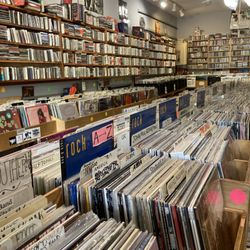 Low Yo Yo Stuff Records - So much music in such a small space