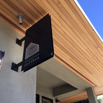 Johnston's Saltbox - New American Near Me - San Carlos, California Johnston's Saltbox - New American Near Me - San Carlos, California