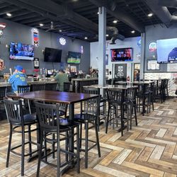 The Draft Sports Bar at Mupu Grill - Sports bar with plenty of tvs