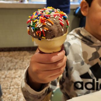 Sampaguita - Filipino Chocolate (choco-nut) with sprinkles. - Ice Cream & Frozen Yogurt Near Me - Orlando, Florida Sampaguita - Filipino Chocolate (choco-nut) with sprinkles. - Ice Cream & Frozen Yogurt Near Me - Orlando, Florida