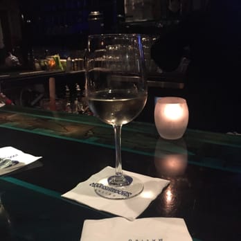 Moonshadows - Sauvignon blanc $10 - Seafood Near Me - Malibu, California Moonshadows - Sauvignon blanc $10 - Seafood Near Me - Malibu, California