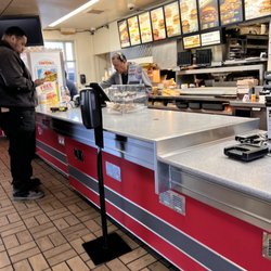 Carl's Jr - Rude employees