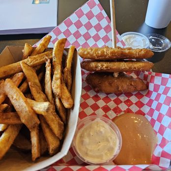 Burly Burger - Fish and chips - American Near Me - South Weber, Utah