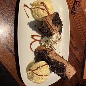 LongHorn Steakhouse - Chocolate desert - Steakhouses Near Me - Beaumont, Texas LongHorn Steakhouse - Chocolate desert - Steakhouses Near Me - Beaumont, Texas