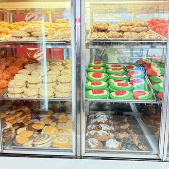 Jireh Bakery - More pastries and cookies - Mexican Near Me - Mesquite, New Mexico