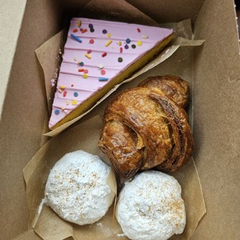 Comadre Panaderia - Bakeries Near Me - Austin, Texas