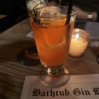 BATHTUB GIN - Updated August 2025 - 813 Photos & 1188 Reviews - 132 9th