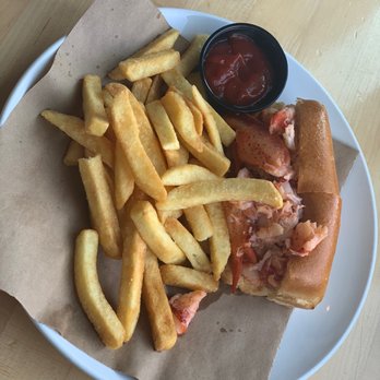 Fishermen's View - Hot Lobster Roll & Fries - New American Near Me - Sandwich, Massachusetts