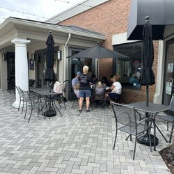 Phil's Deli - Outdoor Seating