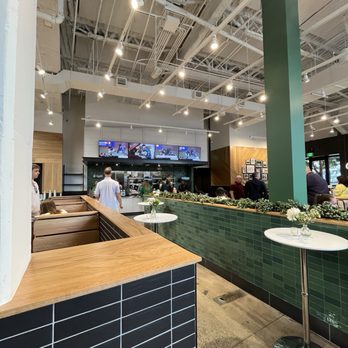 Shake Shack - Inside of restaurant - Fast Food Near Me - Atlanta, Georgia
