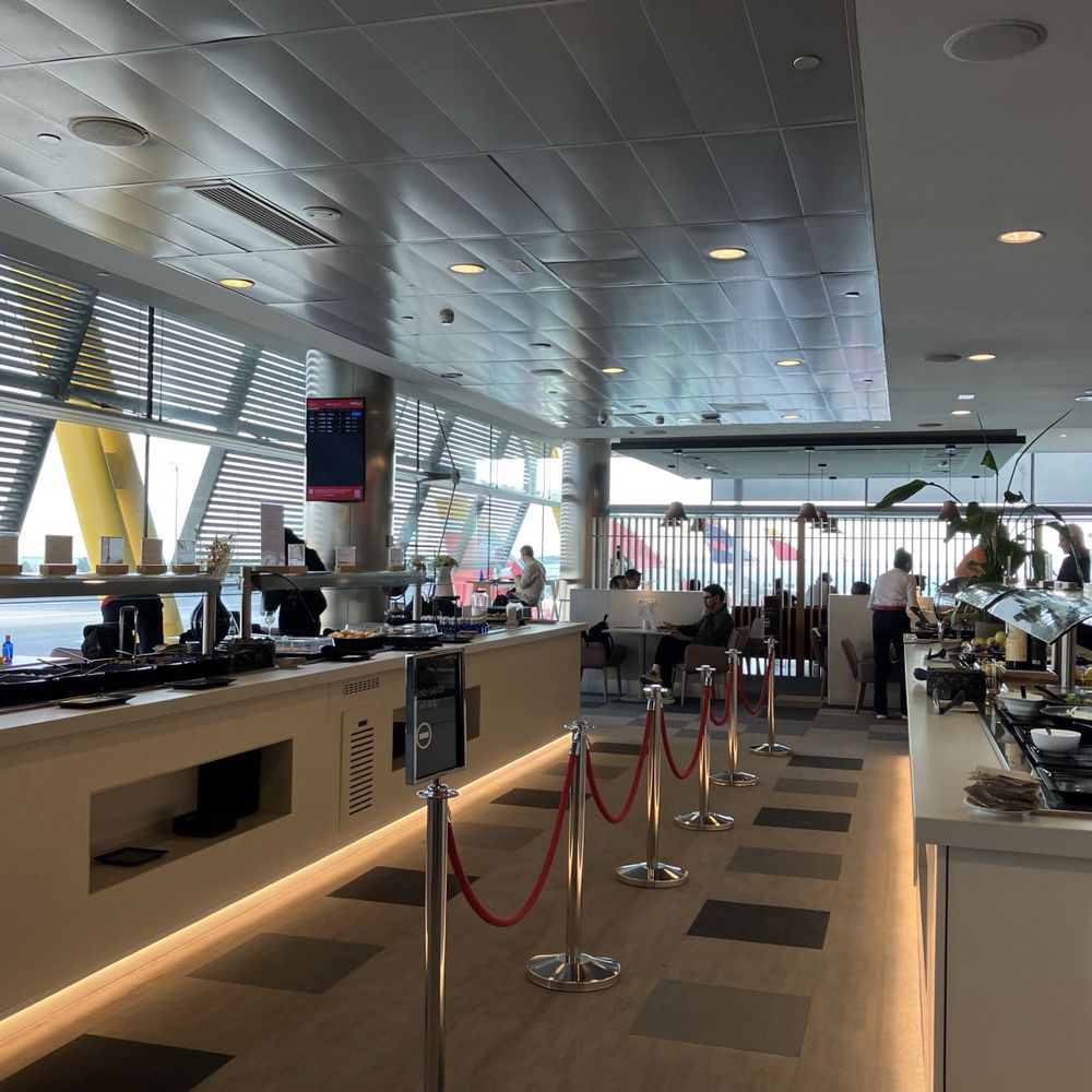 Iberia Sala VIP - One of the buffet areas - Airport Lounges Near Me - Madrid, M