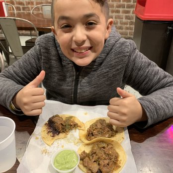 Guisados - Thumbs up - Tacos Near Me - Burbank, California