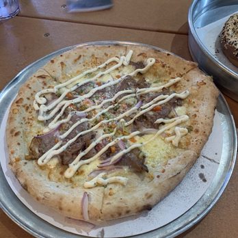 Masthead Brewing - Italian beef pizza - Breweries Near Me - Cleveland, Ohio